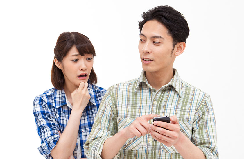 パートナーの浮気に気づいた女性