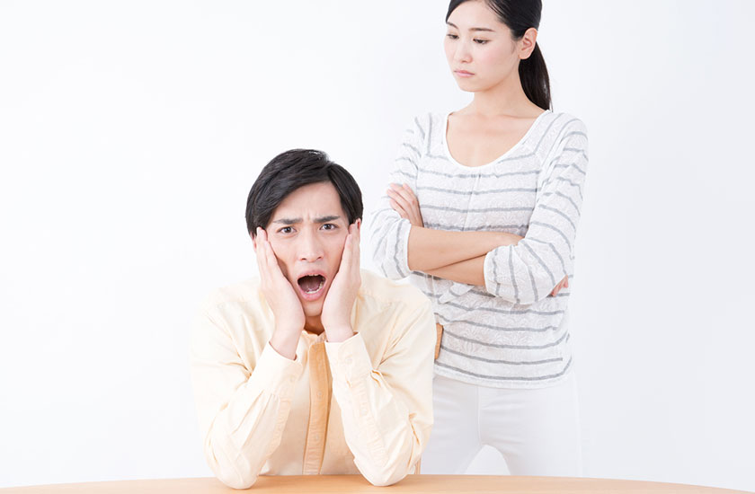 夫の浮気を見破る妻