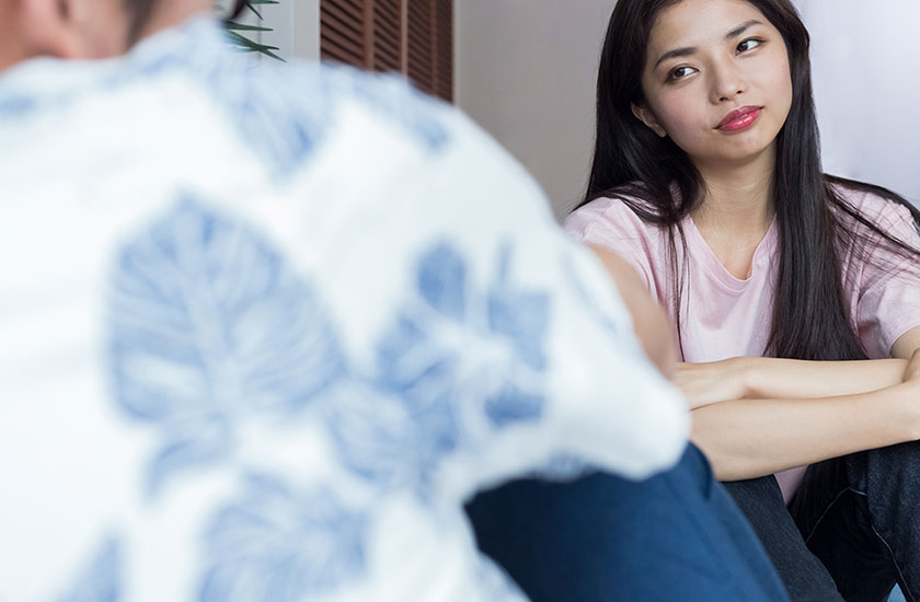 夫の浮気を問い詰める妻