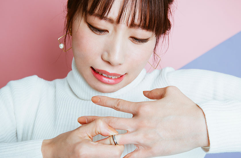 夫の浮気を理由に離婚を考える女性