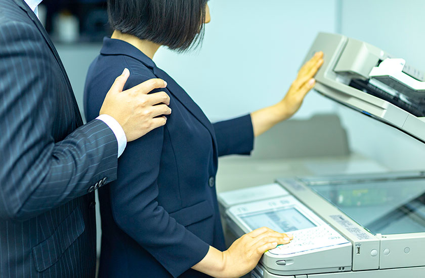 社内不倫をする既婚男性