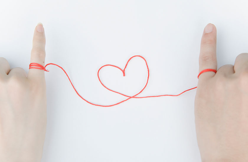 赤い糸で結ばれた男女