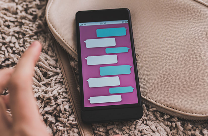 怪しいメッセージを受信しているパートナーのLINE