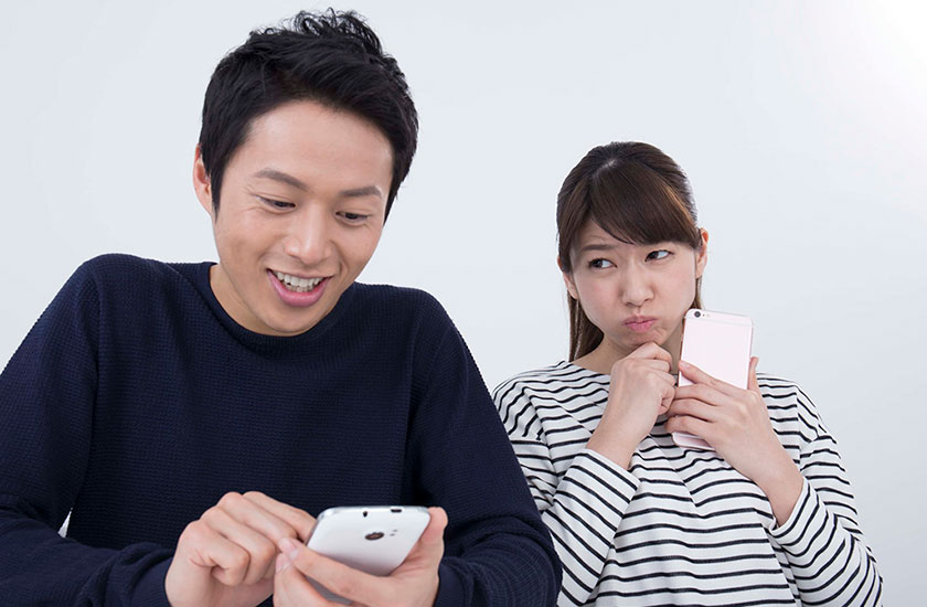 夫にヤキモチを焼く妻