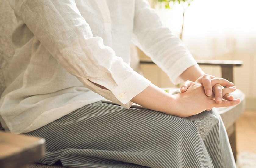 夫の不倫を知っても離婚しない妻