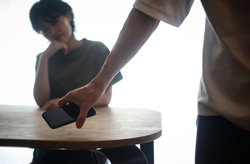 スマホの扱い方が変わった浮気をしている既婚男性