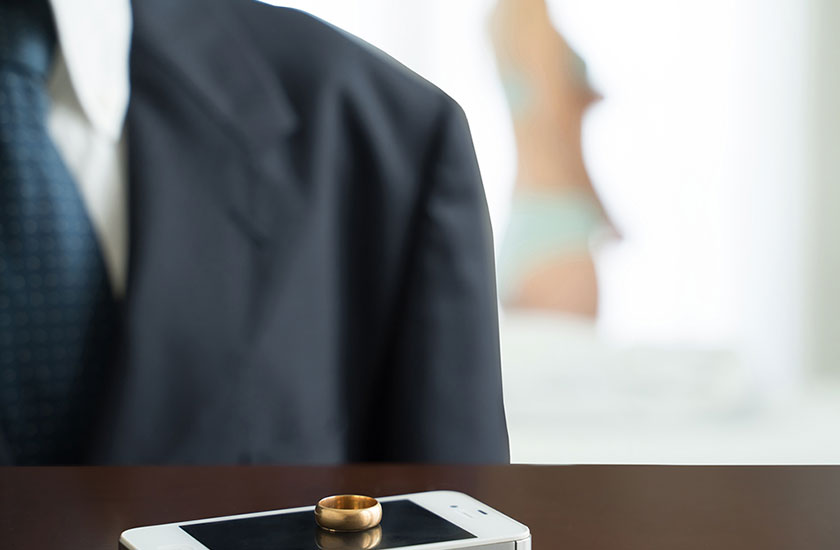 妻が妊娠中に不倫する夫