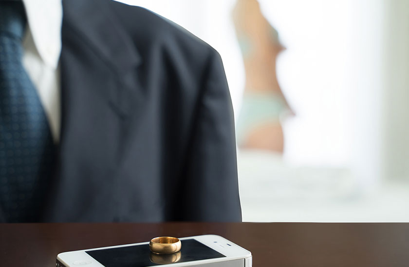 別居中に浮気をする夫