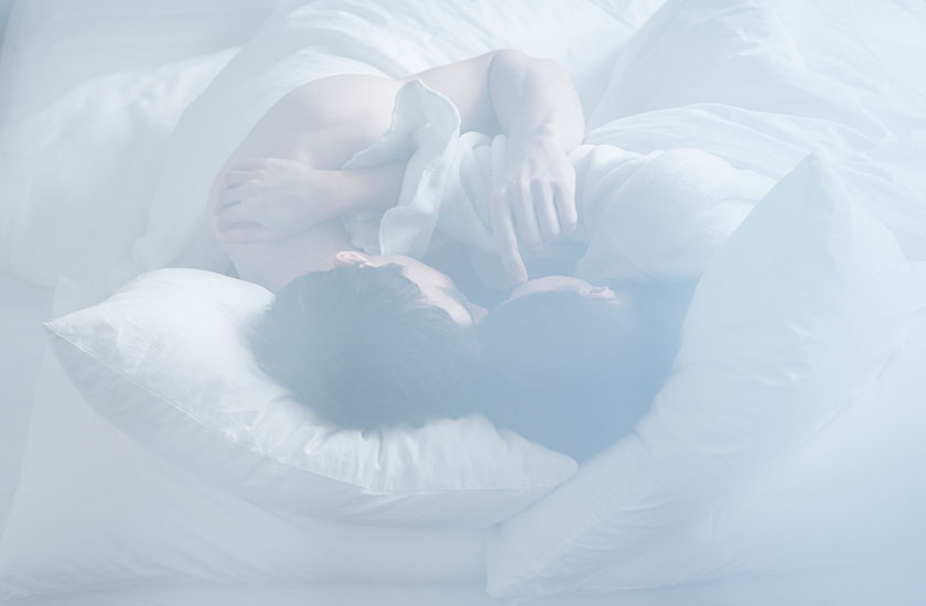 不貞行為中の男女