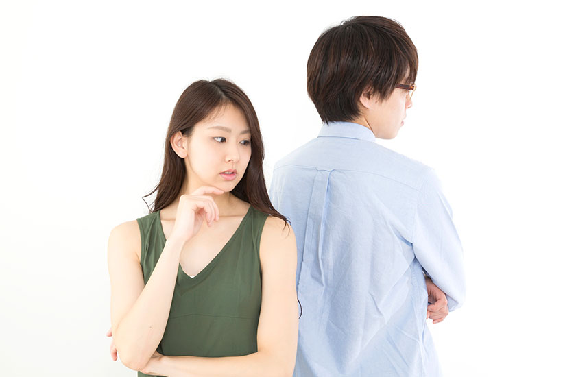 夫の浮気を疑う妻