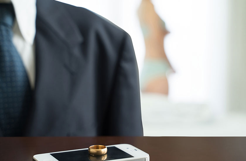 妊娠中の妻以外の女性と性行為をする夫