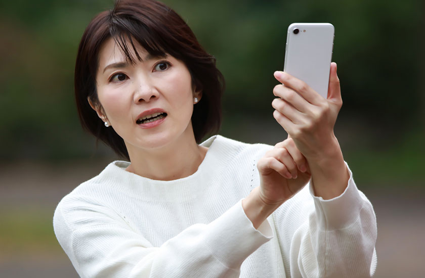 夫の浮気調査を行う既婚者