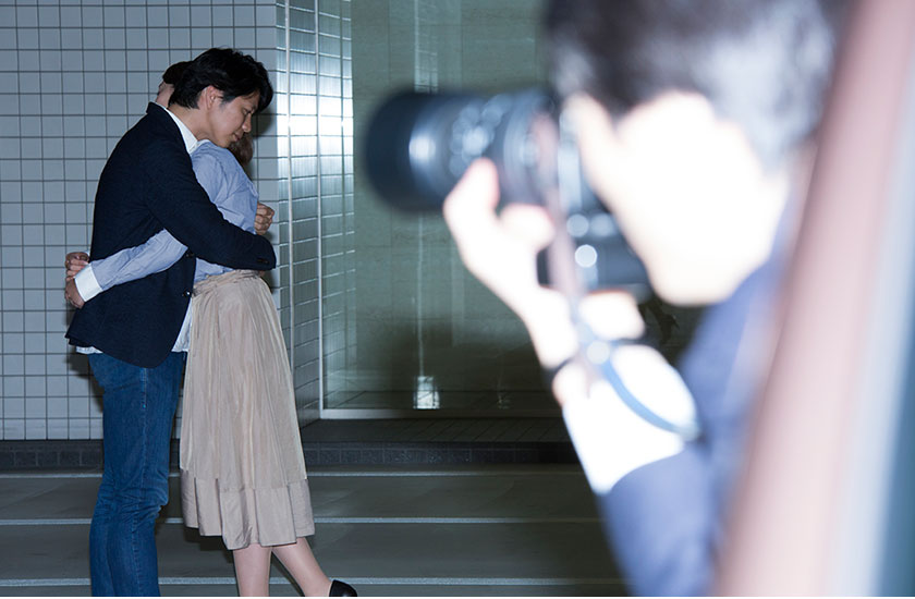 浮気の証拠を撮る探偵