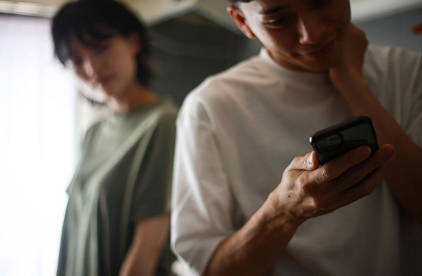 不倫の兆候が現れた既婚男性