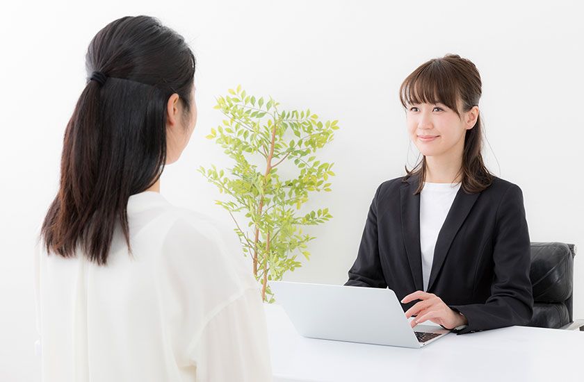 無料相談を受ける浮気調査の依頼者