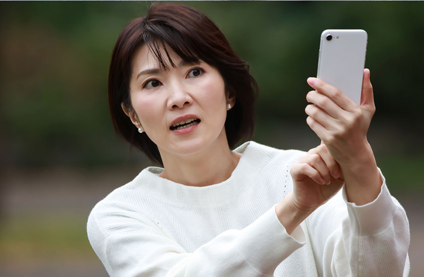 自分で浮気の証拠を撮る女性