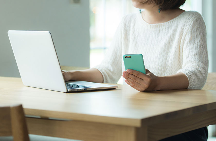 自分でGPSを使う女性