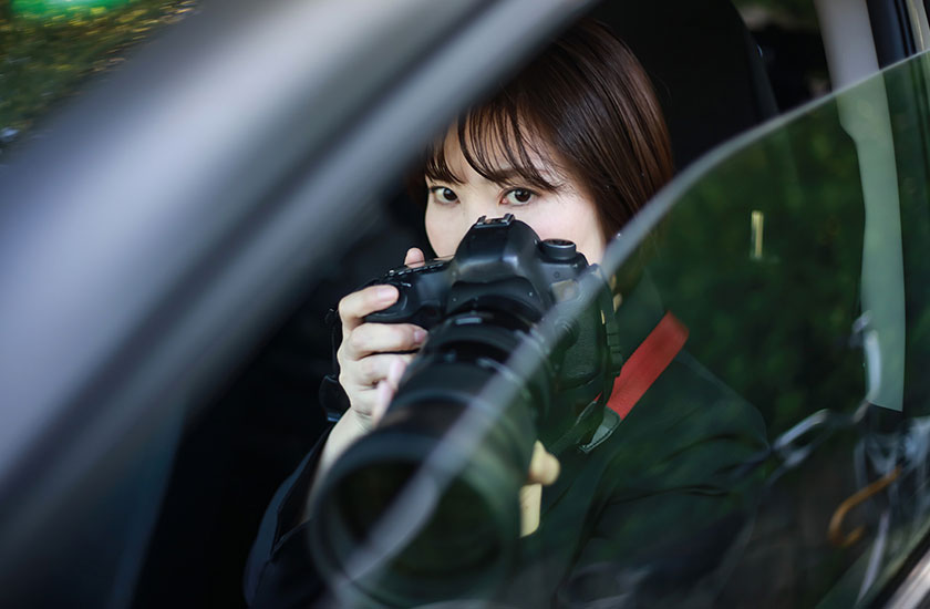 浮気調査中の探偵