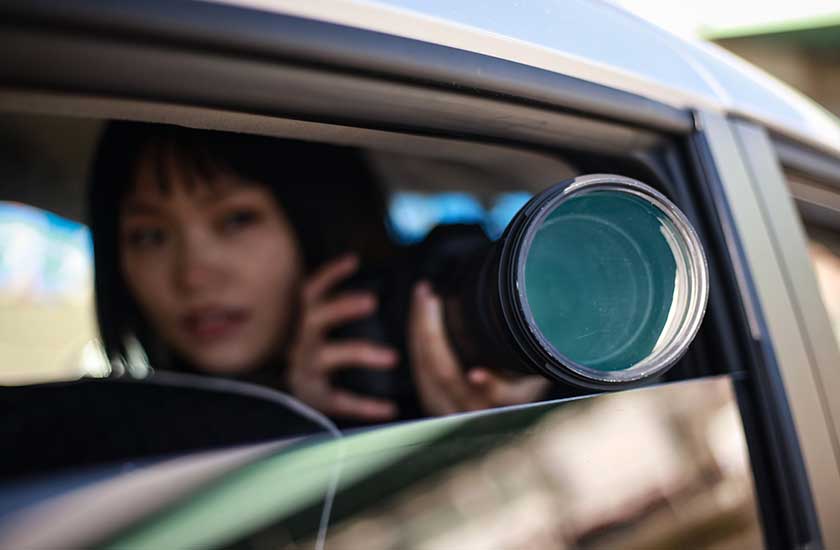 浮気調査中の探偵