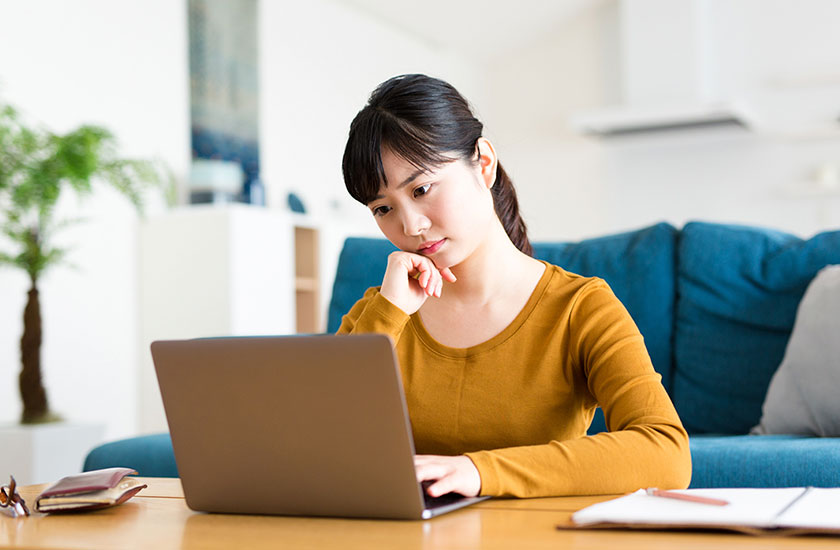 ネットでたんて事務所を比較する依頼者