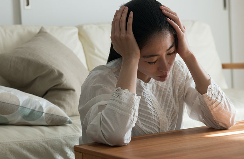 夫の不倫に悩む妻