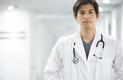 男性の医者