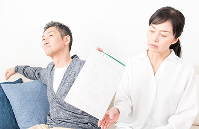 熟年離婚する夫婦